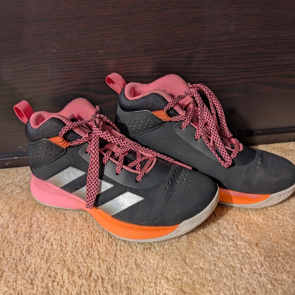 🏀 Adidas Girls Basketball High-tops